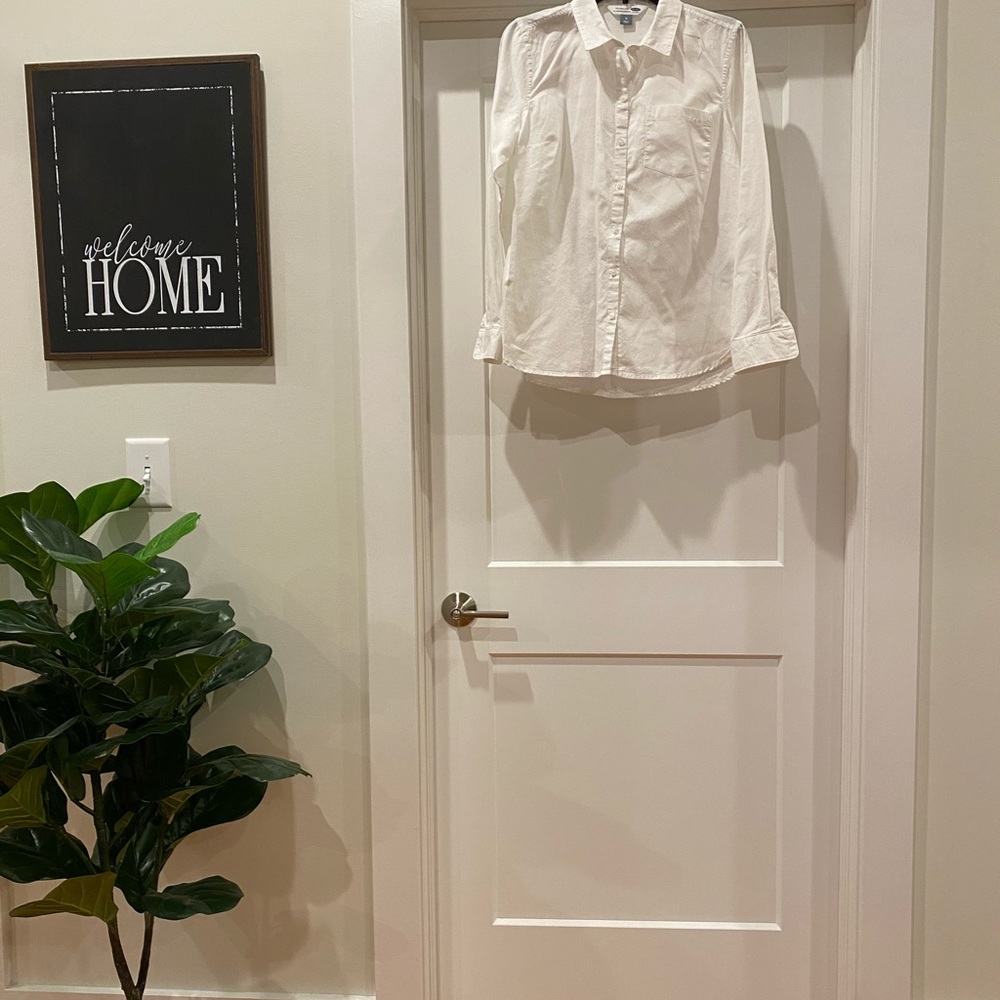 Old Navy Classic White Collared Shirt